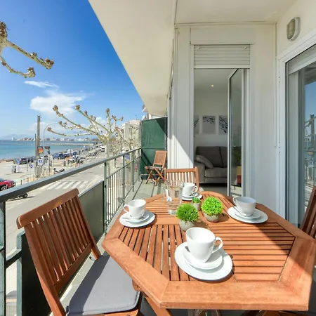Pretty With Balcony Апартаменты *