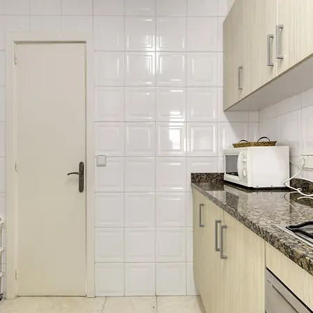 In With Waterfront Views Roses