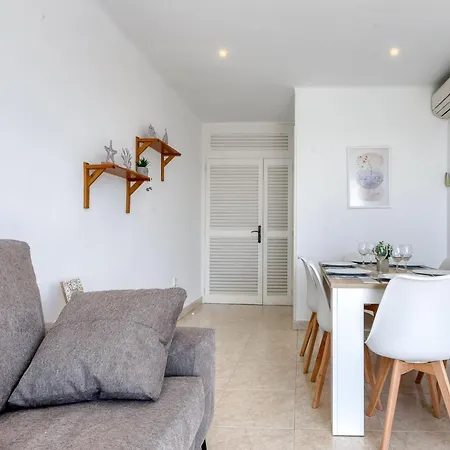 In With Waterfront Views * ロザス